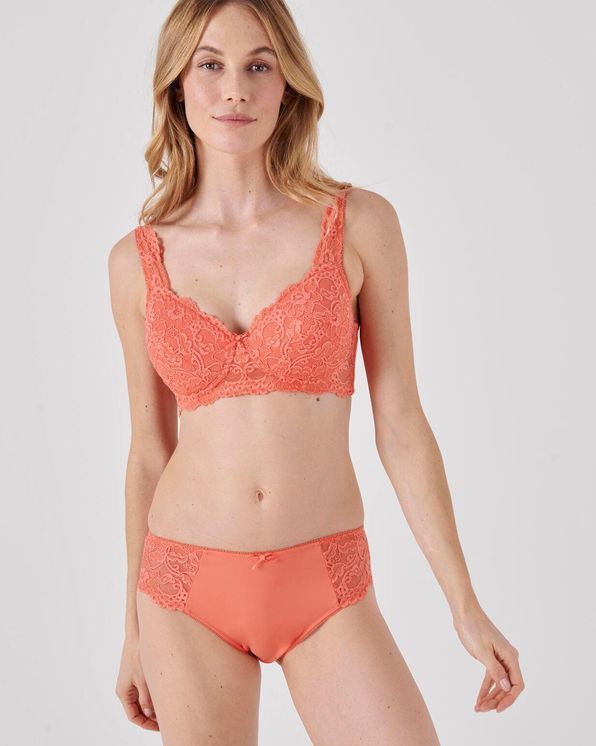 Soutien-gorge ampliforme sans armatures