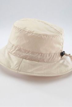 Chapeau imperméable
