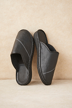 Chaussons mules en cuir grainé