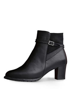 Boots cuir vachette boucle fantaisie et jeu de matières