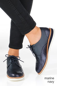 Derbies cuir vachette effet “reptile”