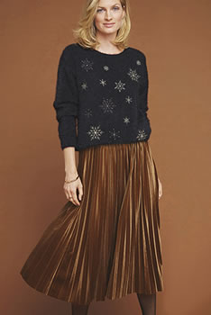 Pull maille poilue flocons brodés