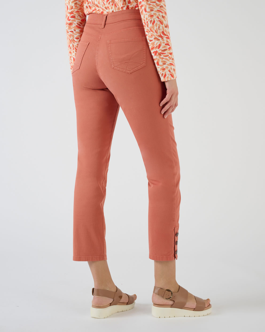 Pantalon 7/8ème boutons bas de jambes