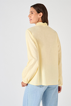 Chemisier brodé en tissu flammé