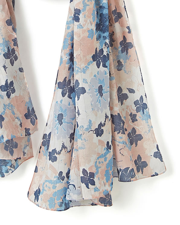 Foulard avec fils argentés