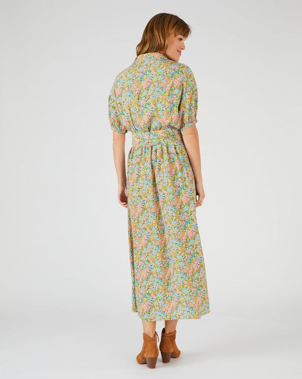 Robe longue esprit cache-cœur tissu créponné fleuri