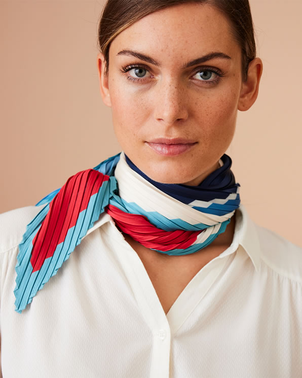 Foulard Vintage Salvatore Ferragamo Plissé, Vert Bordeaux Noir - Femme
