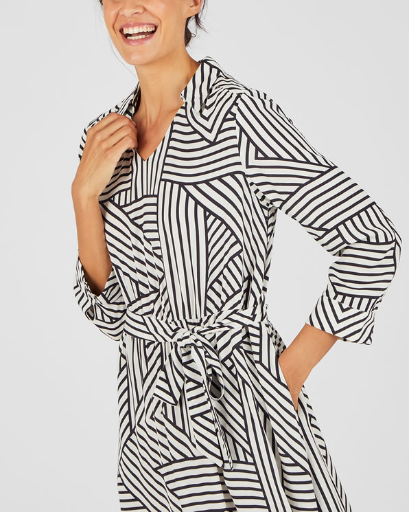 Robe crêpe imprimé graphique