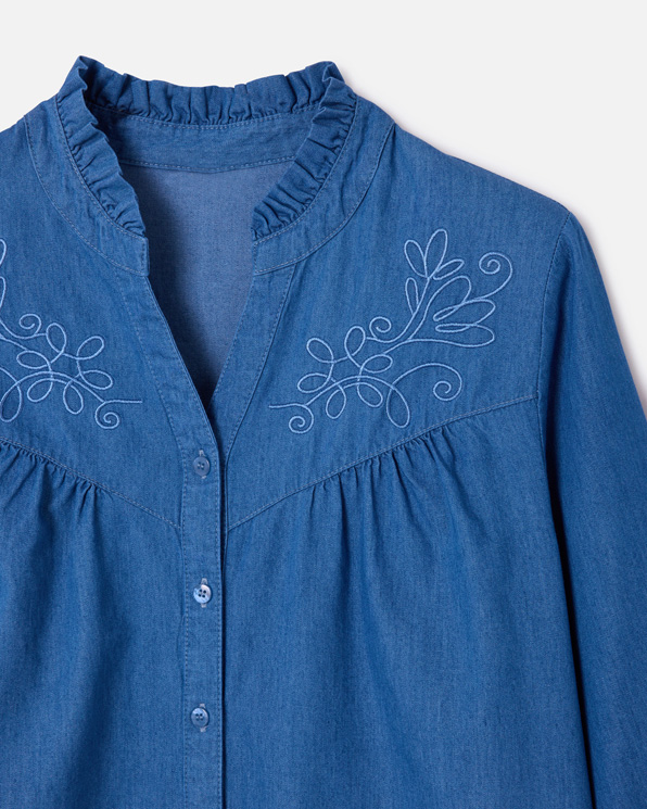 Chemisier en denim brodé