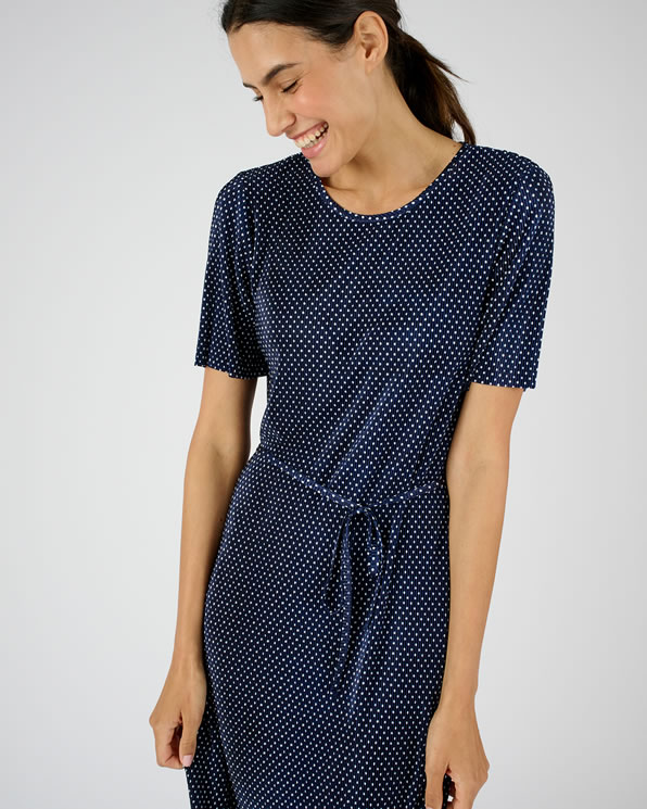 Robe à pois plissé permanent