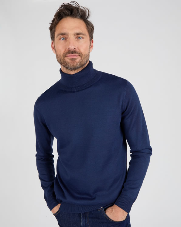 Pull classique col roulé