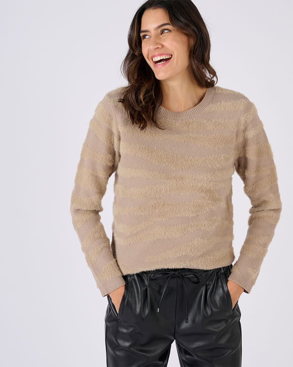 Pull motif zébré maille poilue