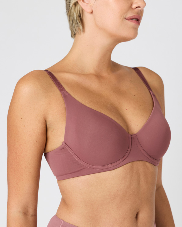 Soutien-gorge bonnets moulés à armatures