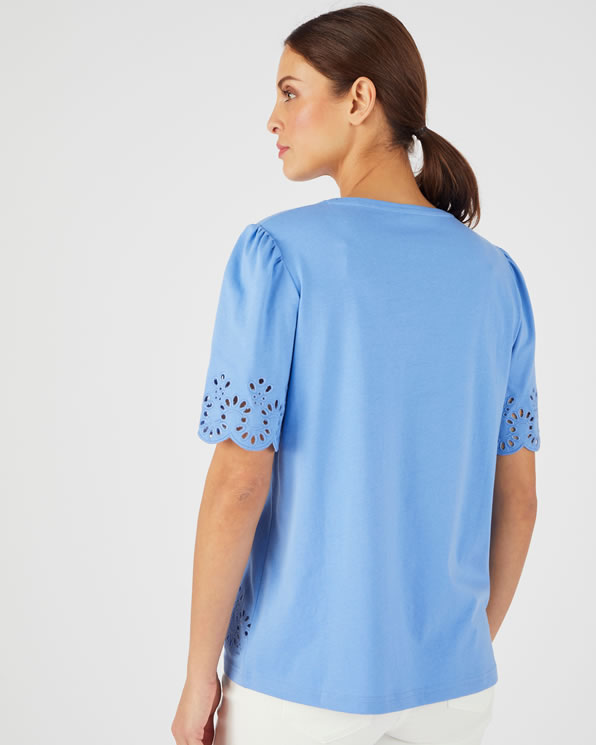 T-shirt brodé ajouré