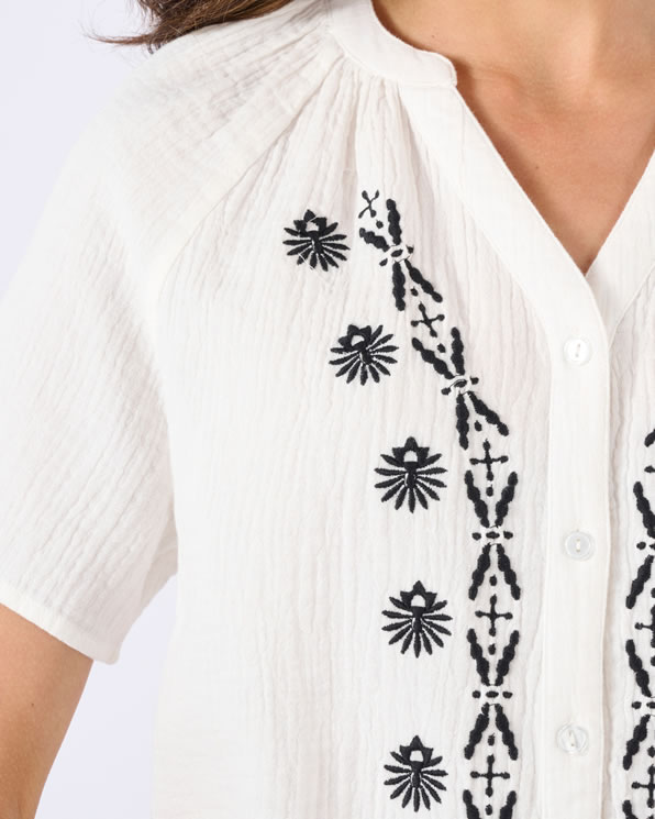 Blouse brodée en gaze de coton biologique
