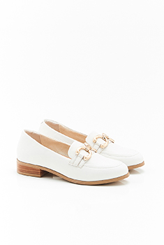 Mocassins avec chaînette coloris argenté