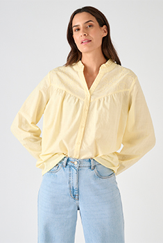 Chemisier brodé en tissu flammé