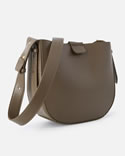 Sac forme besace et sa pochette amovible