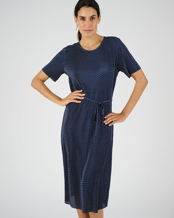 Robe à pois plissé permanent