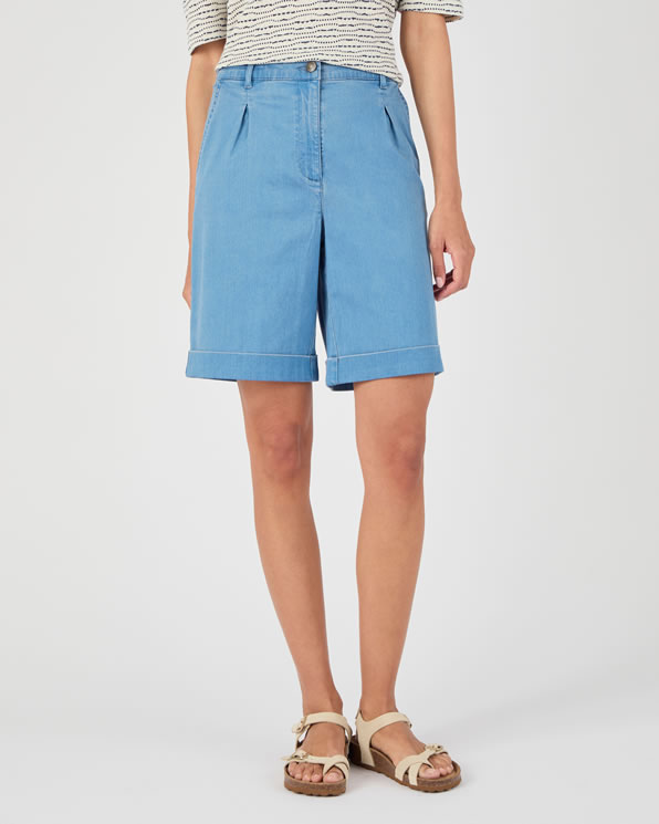 Short en denim léger