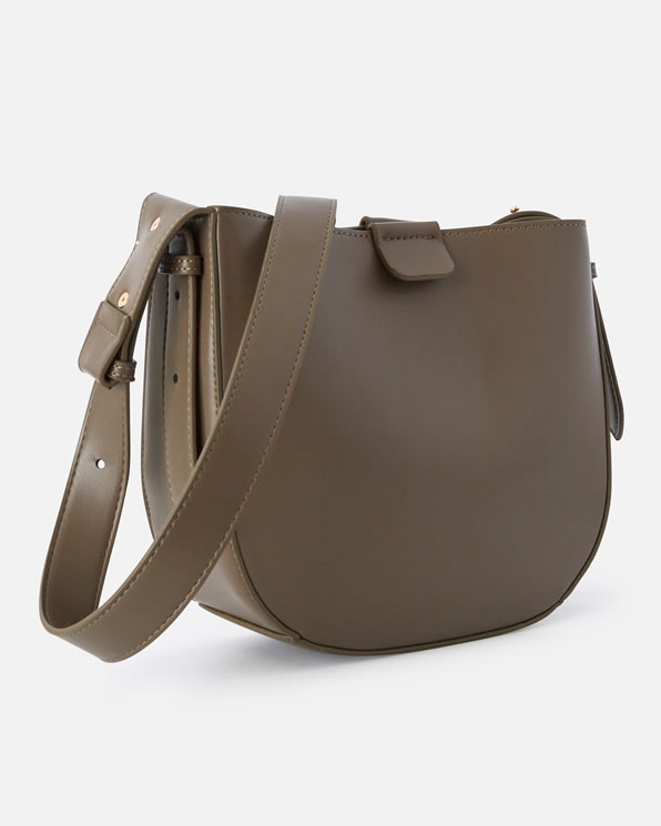 Sac forme besace et sa pochette amovible