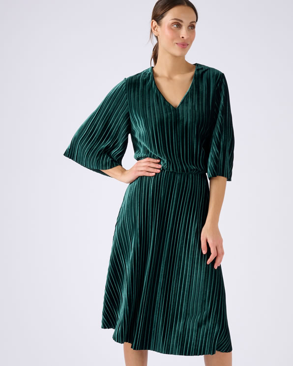 Robe en velours plissé