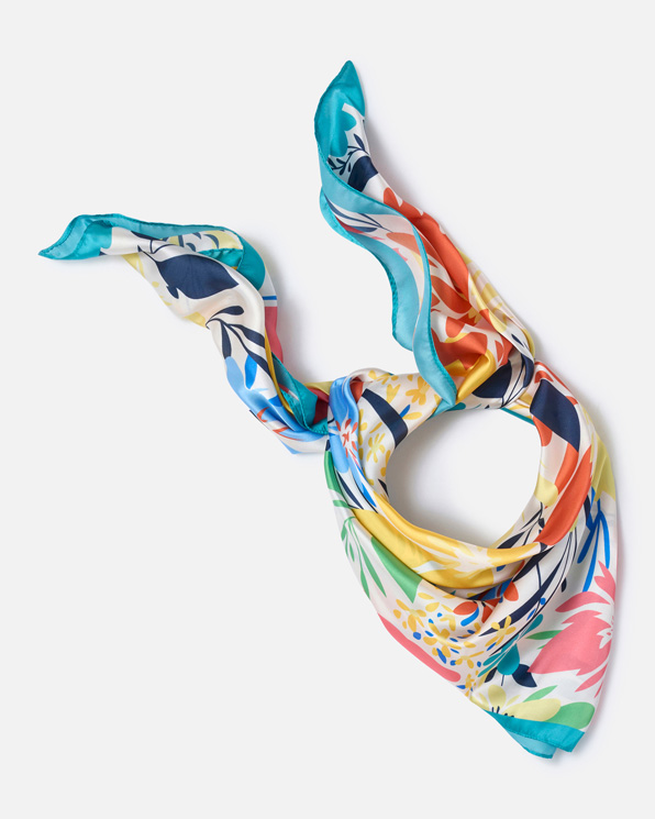 Foulard fleuri effet satiné