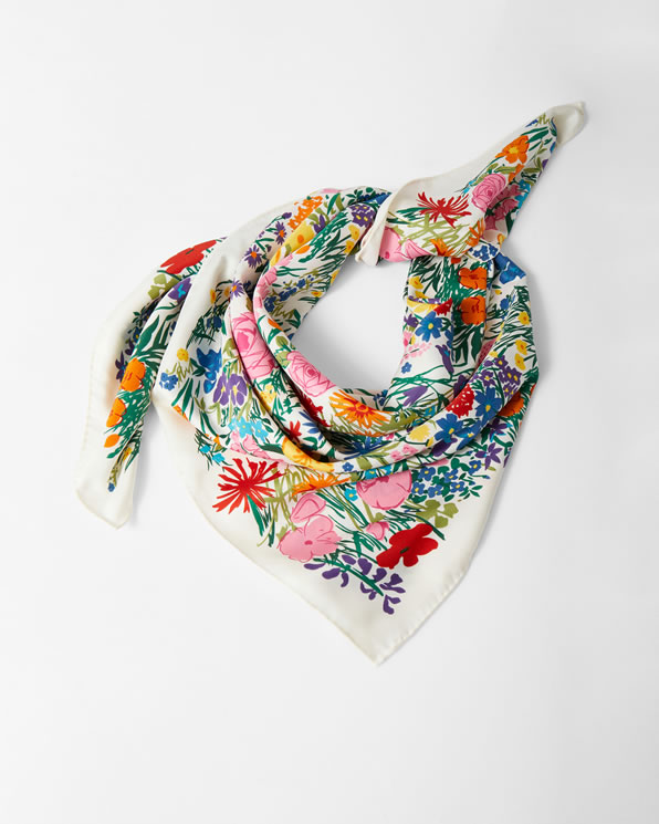 Foulard carré fleuri